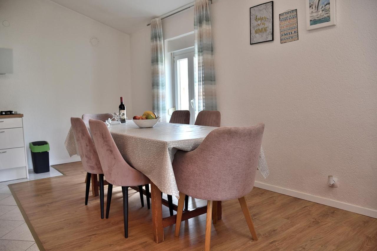 Apartment Leonora Vodice Buitenkant foto