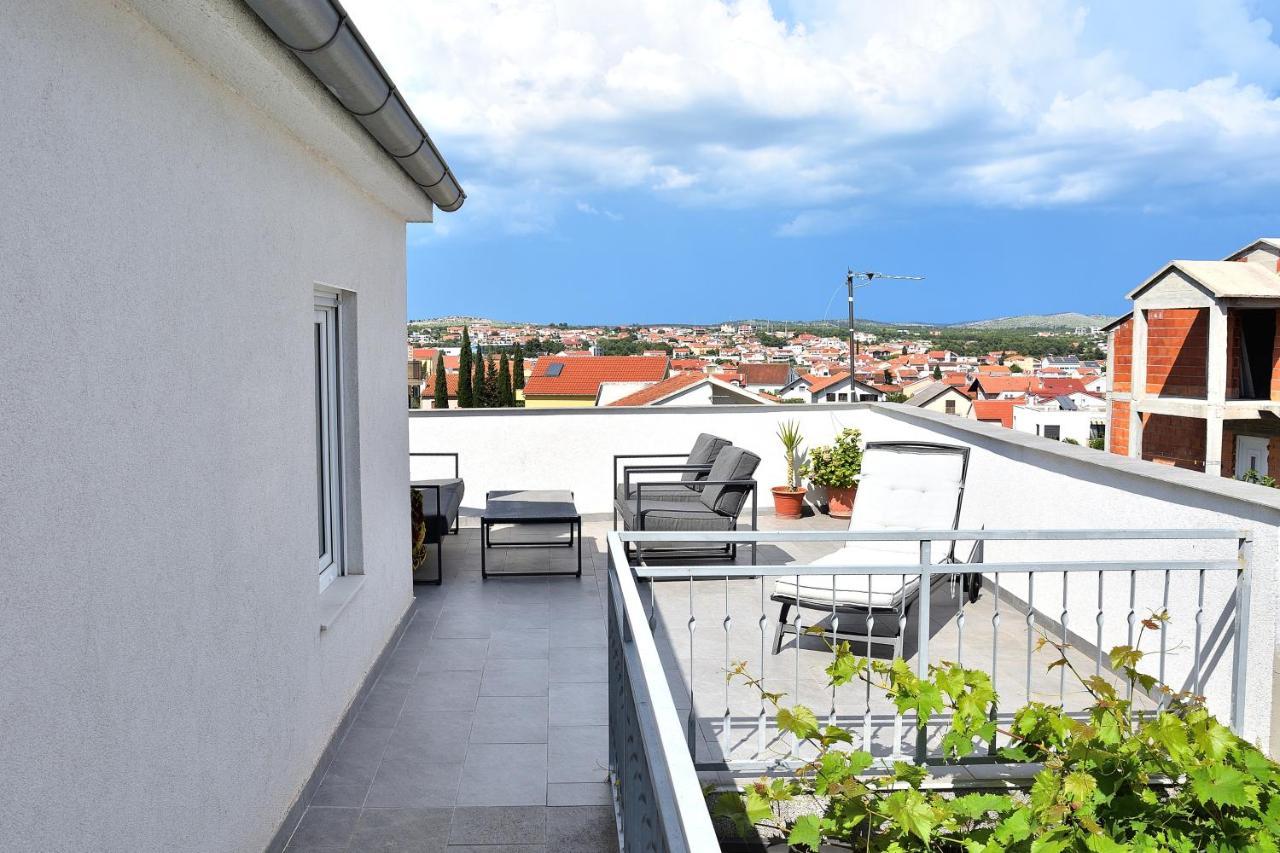 Apartment Leonora Vodice Buitenkant foto